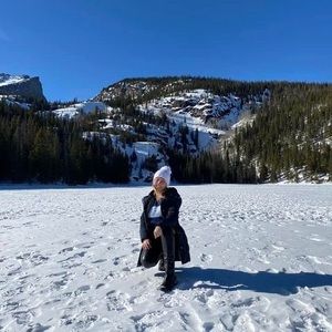 Meet your Posher, Demi